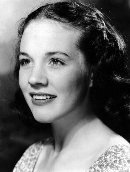 Julie Andrews in her Prime Wallpaper