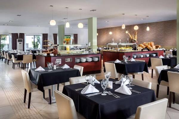 Restaurace v ubytování Melia Tortuga Beach - All Inclusive