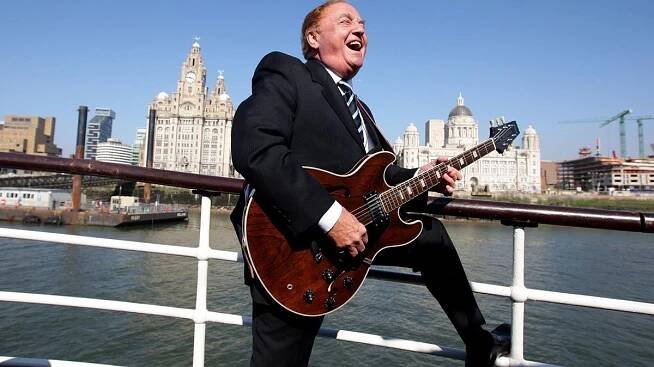 Zemřel zpěvák Gerry Marsden, jeho kapelu proslavila hymna FC Liverpool