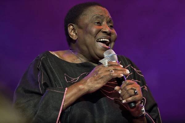 Miriam Makeba: *4.3.1932 – †9.11.2008, jihoafrická zpěvačka