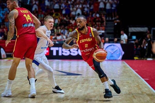 Další trio postupuje, olympijský basketbalový turnaj si zahrají i Brazílie, Řecko a Španělsko