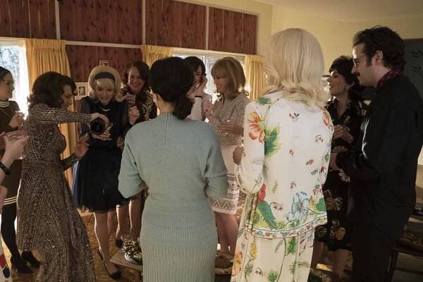 The Astronaut Wives Club - Landing - Z filmu - Erin Cummings, Antonia Bernath, Zoe Boyle, Luke Kirby