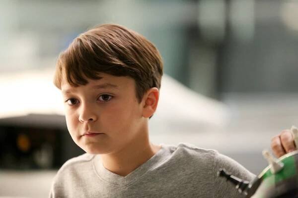 Extant - Soucit s ďáblem - Z filmu - Pierce Gagnon