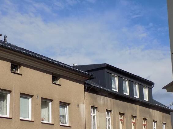 Rekonstrukce střechy-falcovaná krytina PREFA, Trutnov Poříči