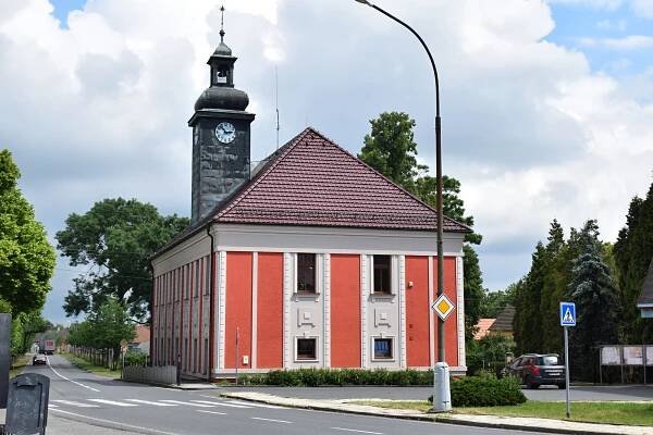 Kulturní dům musí počkat. Čistá kvůli ekonomické situaci odkládá projekty