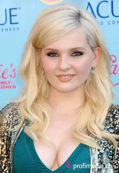 Abigail Breslin - celebrity účes - HappyHair