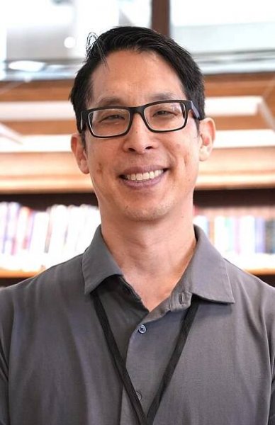 Gene Luen Yang – Wikipedia