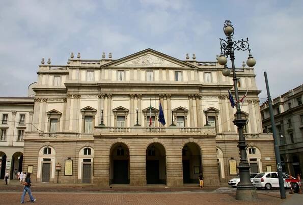Soubor:Milano-La Scala.jpg – Wikipedie