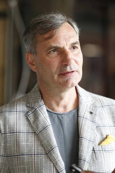 Nevěří na manželství a v Samotářích hulil opravdovou trávu. Jak šel čas s Jirkou Macháčkem?