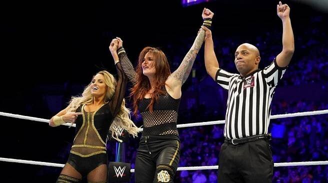 Trish Stratus, Amy Dumas - WWE Evolution - Z filmu