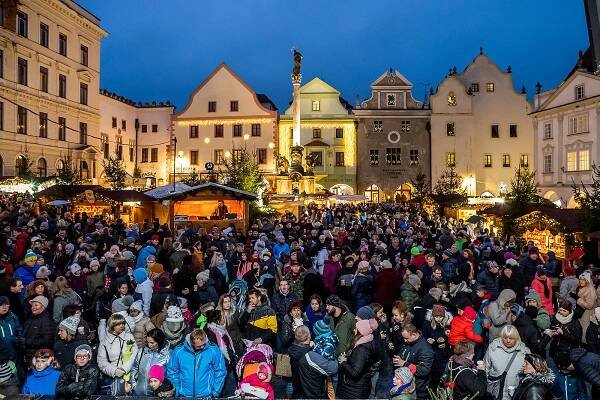 Český Krumlov ruší kvůli covidovým opatřením adventní program na náměstí