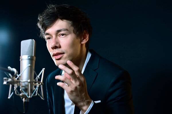 Florian Clyde im Studio - Synchronsprecher