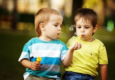 Dítě je introvert: znaky a charakteristiky chování adolescentů-introvertů. Jak vychovat a připravit introvertní dítě do