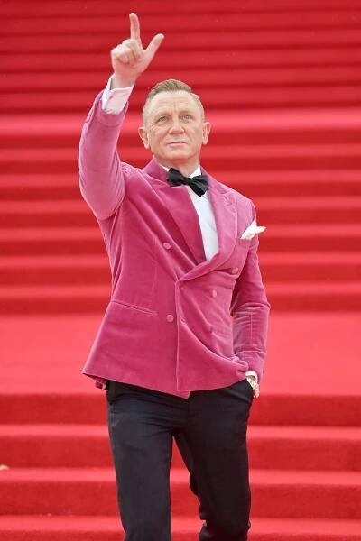 Daniel Craig attends the "No Time To Die" World Premiere at Royal Albert Hall on September 28, 2021 in London