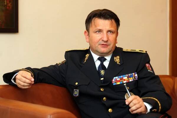 Policejní šéf Tuhý: EU si musí chránit hranice důrazněji, prognóza na jaro není růžová