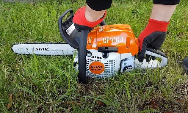 Motorová pila Stihl MS251 - mix paliva, první start - GP Rental