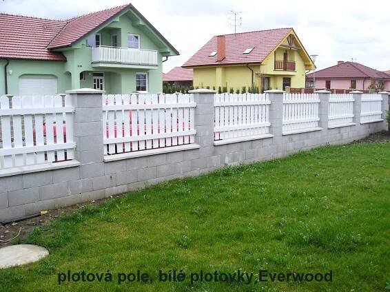 Ploty z materiálu Everwood | PRONY s.r.o. – parapety, ploty, brány
