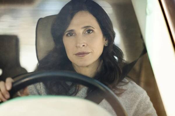 Casual - Polytropos - Z filmu - Michaela Watkins