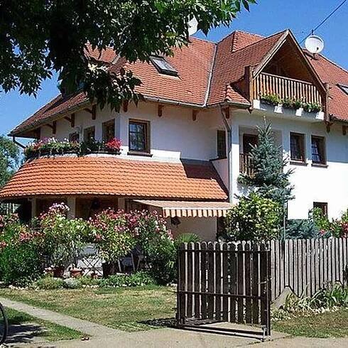 Pěkný rodinný dům v Hrušovanech k prodeji• bez RK • bez provize