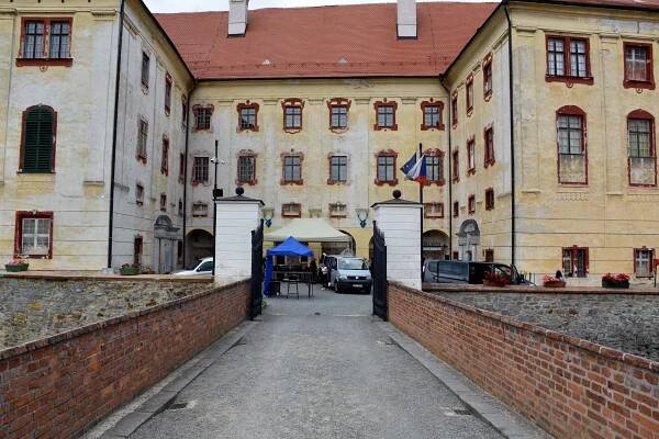 Děkujeme vám za podporu DD Hodonín u Kunštátu - Zámek Kunštát
