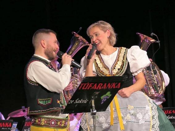 Večer s dechovkou. Túfaranka vyhrávala na vánočním koncertě v Drnovicích
