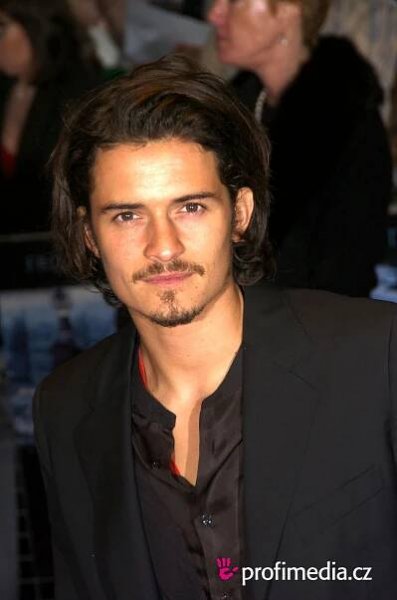 Orlando Bloom - celebrity účes - HappyHair