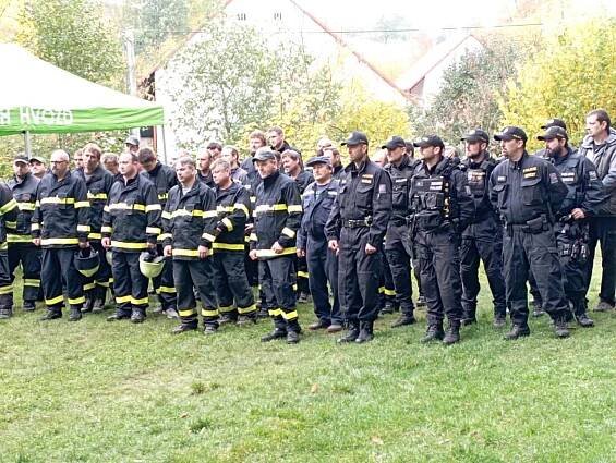 Námětové cvičení hasičů v Krakovci - Oficiální stránky obce Malinová