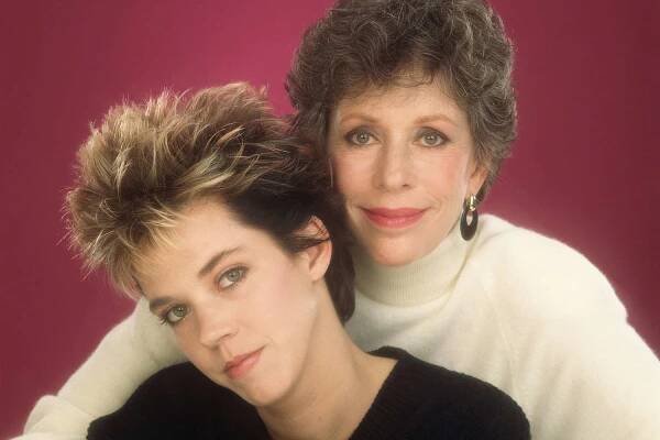 Carol Burnett Says Late Daughter Carrie Gave Her a 'Sign' Before Opening the Play They Wrote Together