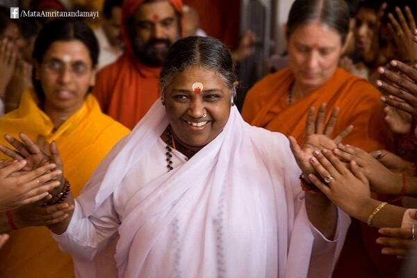 Amma (Mata Amritanandamayi)