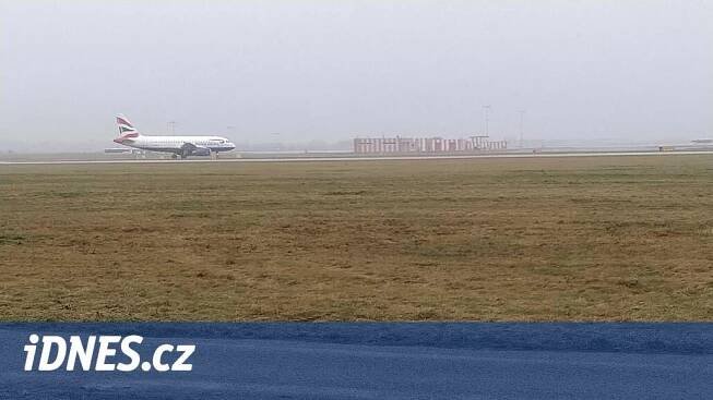 Meteostanici na pražském letišti vyřadil blesk, letadla musela přistávat jinde - iDNES.cz