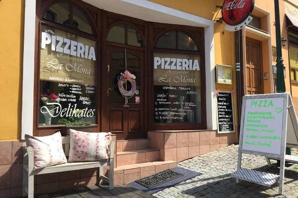 Pizzeria La Mona foto 1