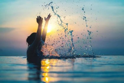 Plavání ve vás probudí radost z pohybu a prospěje vašemu srdci. Na co myslet jako diabetik?