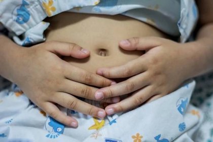 Příznaky úplavice u dětí, příznaky a léčba: doporučení, inkubační doba a způsob léčby doma