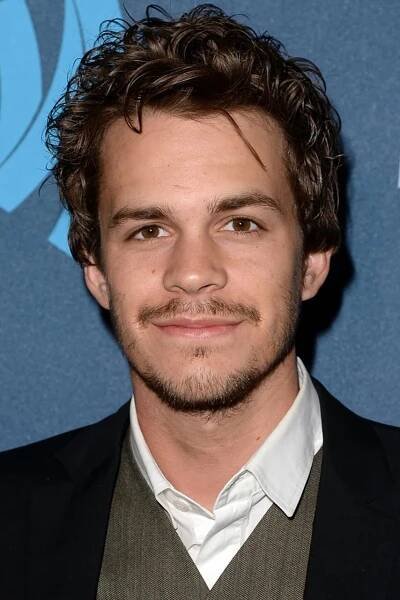 Johnny Simmons herec