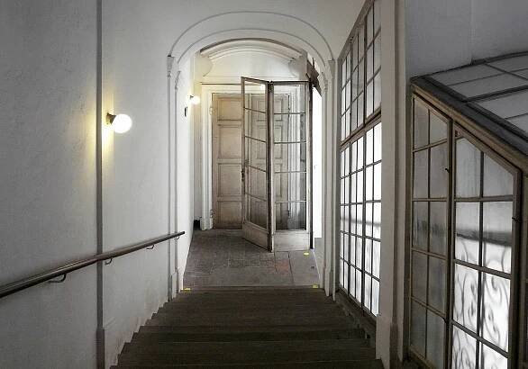 Soubor:Schodiště paláce Colloredo-Mansfeld.jpg