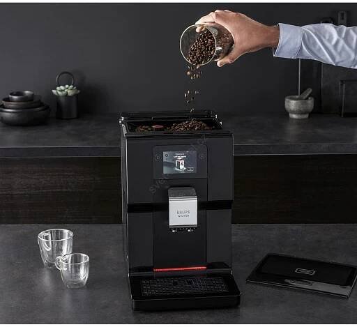 Automatický kávovar KRUPS EA810870 Essential Roma
