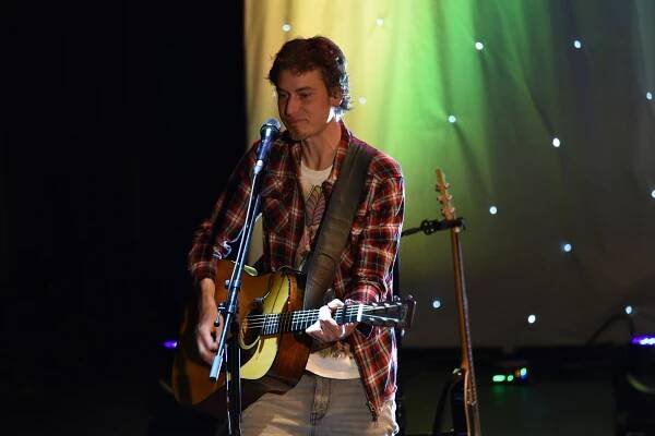 Epydemye a Chelčické štěstí. Koncert a divadlo podpoří Chelčický domov