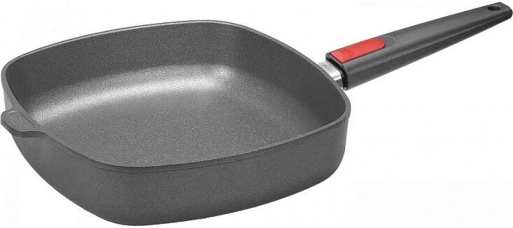 Woll Titanium Nowo 28 × 28 cm s odnímatelnou rukojetí od 2 999 Kč