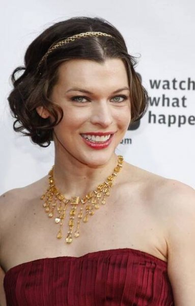 Foto 10 k článku Hvězda legendárního filmu Pátý element Milla Jovovich se téměř v padesáti letech ukázala bez make-upu
