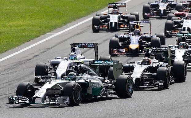 Velkou cenu Itálie vyhrál Hamilton, který napravil zaváhání na startu