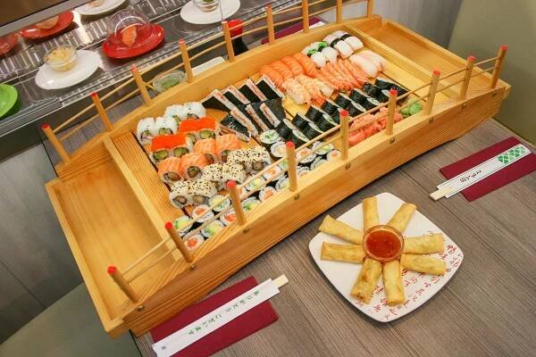 Výběr ze 4 sushi menu v podniku Ginza na Floře