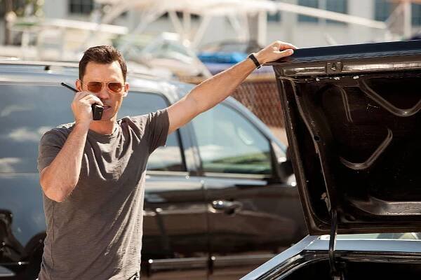 Status: Nežádoucí - Dělené rozhodnutí - Z filmu - Jeffrey Donovan
