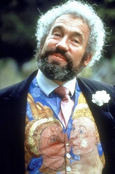 Čtyři svatby a jeden pohřeb - Promo - Simon Callow