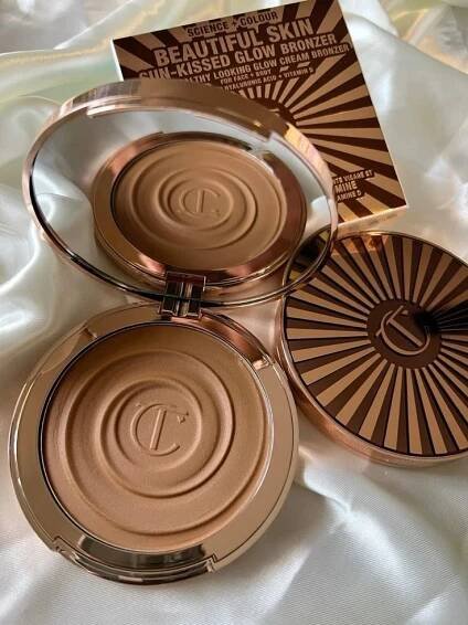 Pin by Véronique Séverin on Aliyaaaaaa in 2025 | Makeup to buy, Makeup routine, Fancy makeup