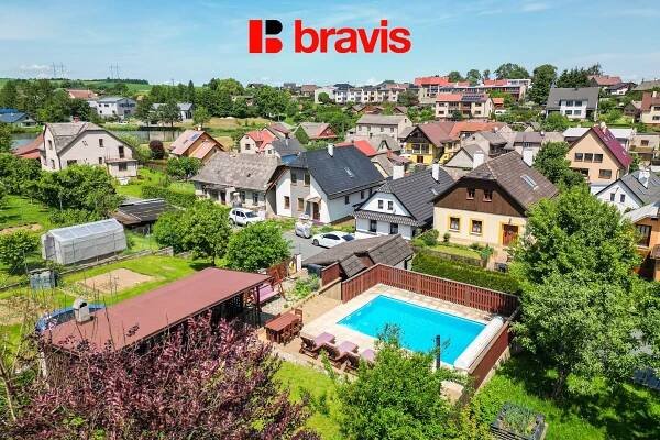 Atypický rodinný dům se zahradou 332m2, vinným sklepem, bazénem, biliárovou místností, garáží, obrázek č. 1