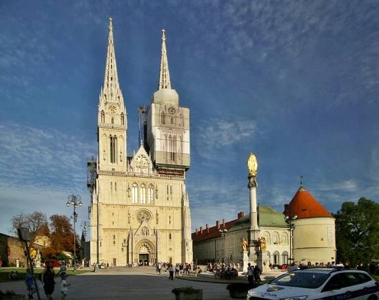 Katedrála Nanebevzetí Panny Marie, svatého Štěpána a svatého Ladislava