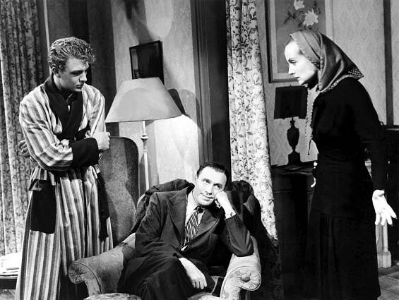 TO BE OR NOT TO BE, from left: Robert Stack, Jack Benny, Carole Lombard, 1942