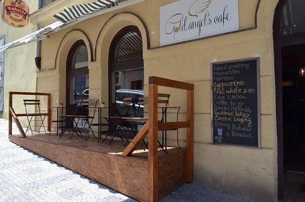 HóR Gallery / Gold angel’s cafe (pod tímto názvem uzavřeno, nyní je zde Josie Bar...) - Martin Fryč