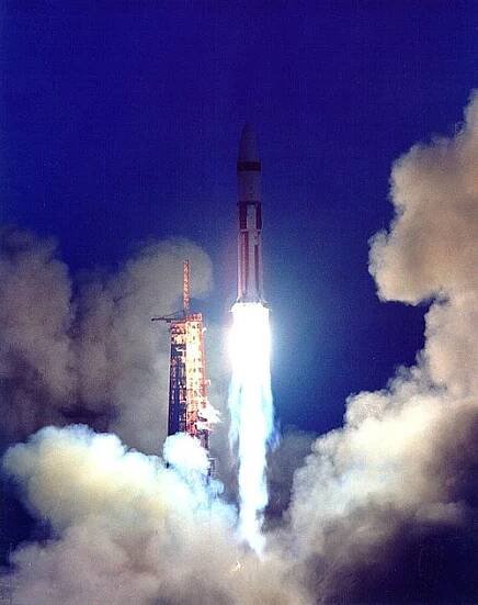 Soubor:Apollo5 Launch.jpg – Wikipedie