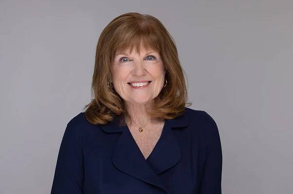Headshot of Peggy Rosenzweig